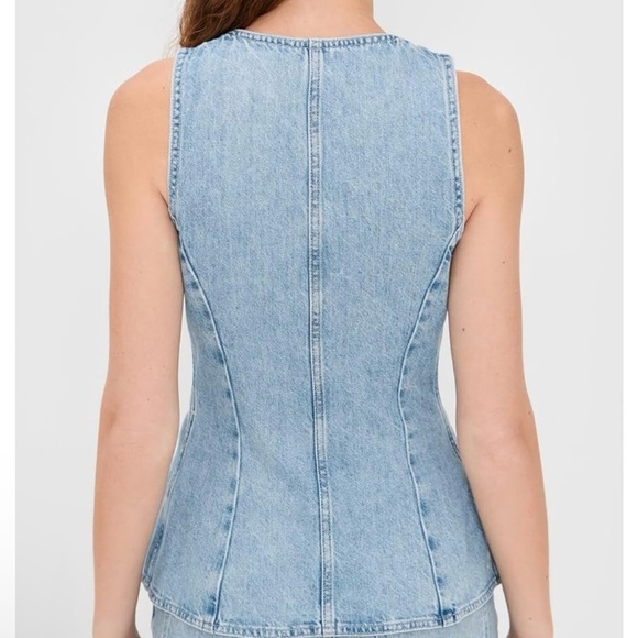 Madewell Women's Denim Scoop Neck Vest in Edmonson Wash 2 / S - Picture 2 of 12